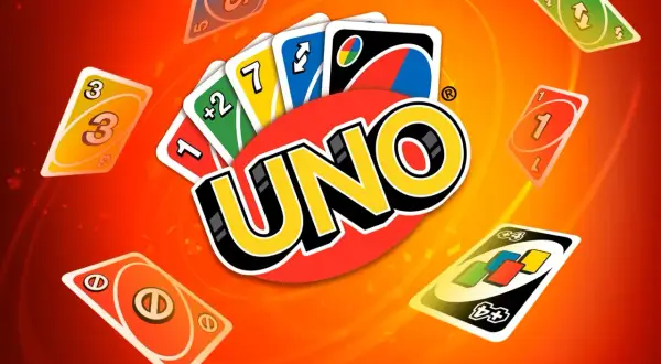 Logo gry UNO otoczone przez latające karty: żółte z cyfrą 3, zielone +2, czerwone 1, niebieską ze strzałkami, czarną z kolorowymi kwadratami i pomarańczowe z symbolem.